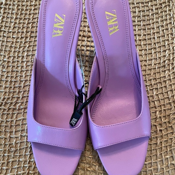 Zara Shoes - 🌸NWT ZARA heel slides